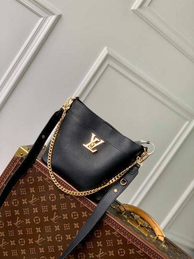 Bucket Shape Black with Gold Chain LV-032
